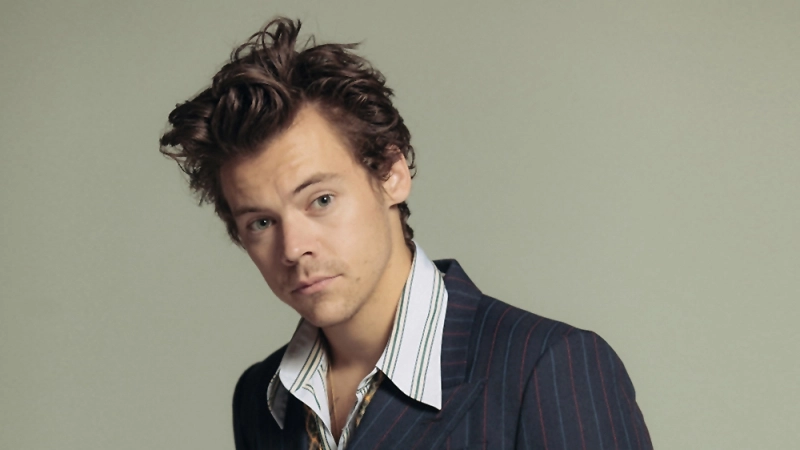 Cozi de peste 100 de metri la deschiderea unui magazin pop-up dedicat lansării noului album Harry Styles, în Berlin