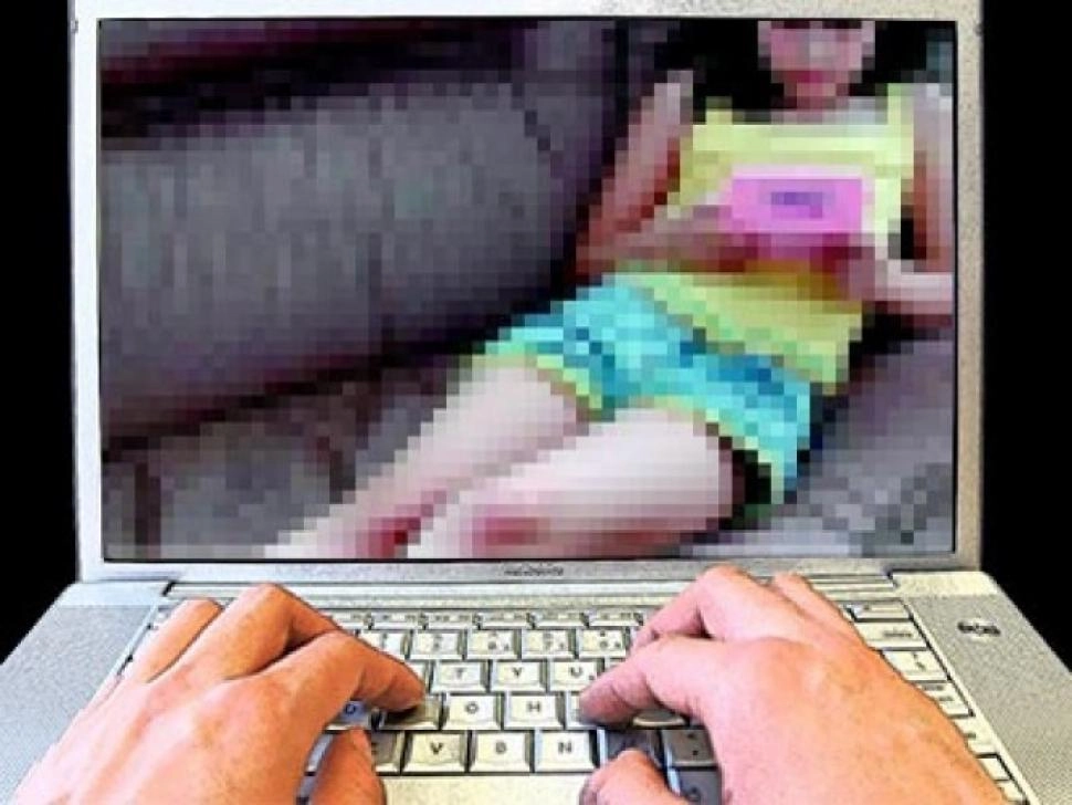 Caz grav de pornografie infantilă, suspectul a fost arestat preventiv