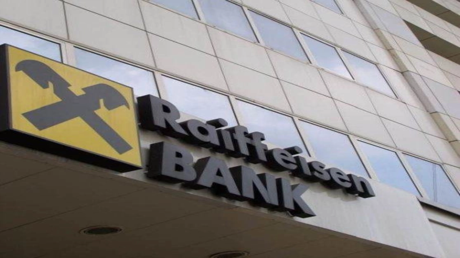 Raiffeisen va plăti 591 milioane de euro pentru Garanti BBVA din România