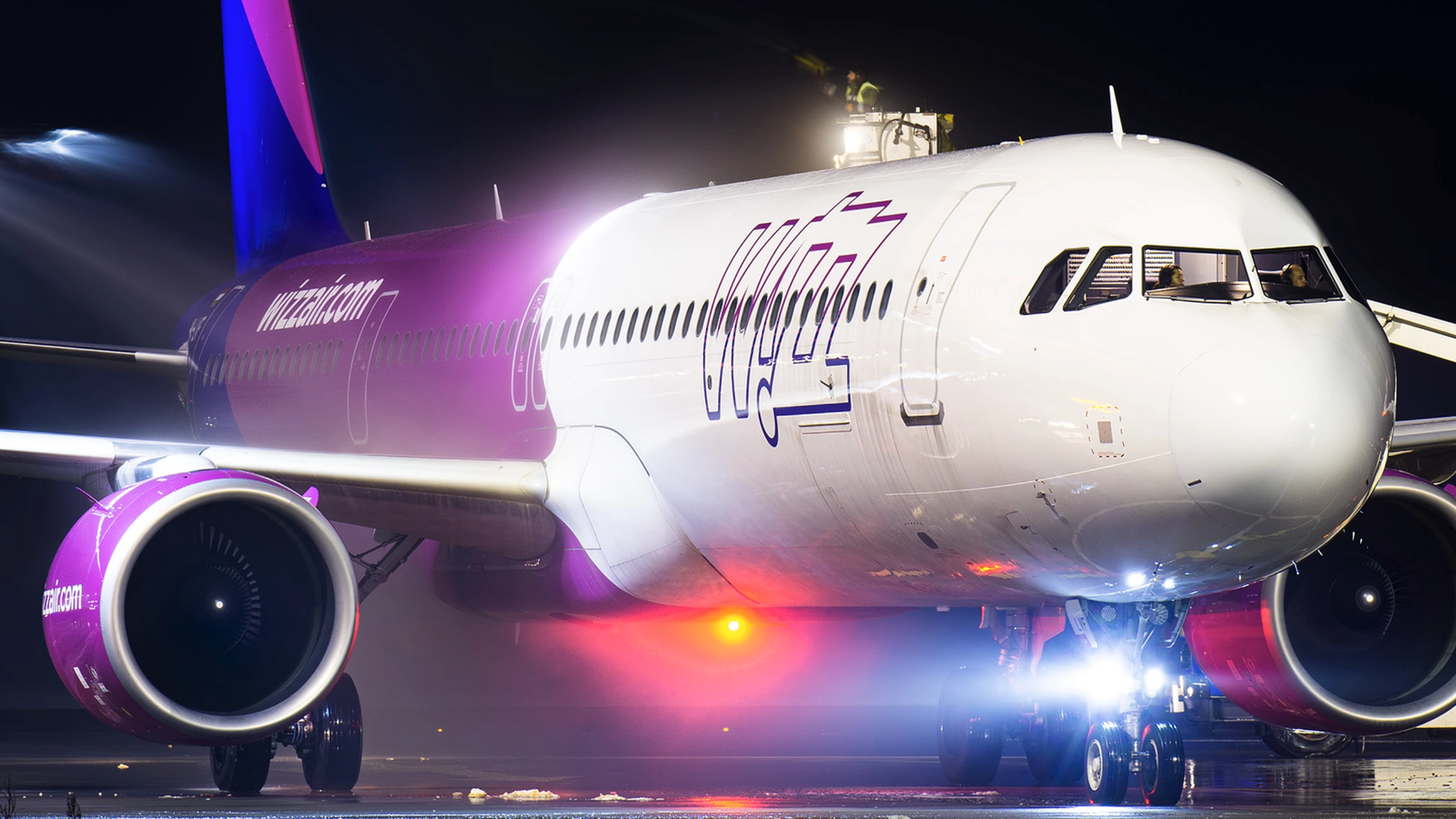 Incident cu un avion Wizz Air care venea spre București – Aterizare de urgență la Milano