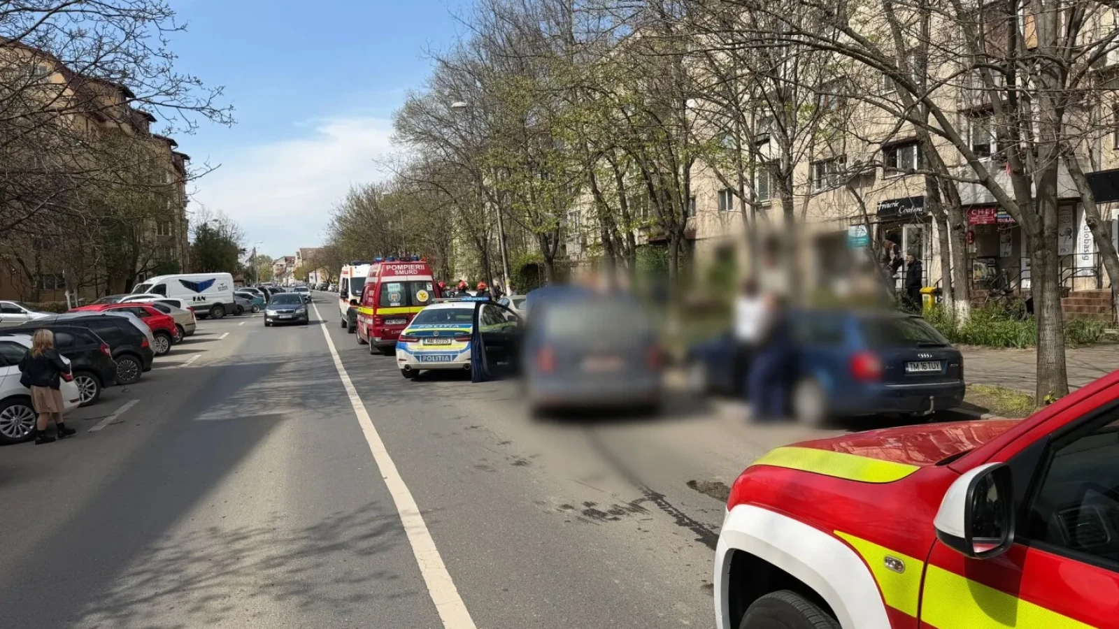 Carambol cu victime: Patru copii și un adult, răniți după ciocniri în lanț pe o stradă din Timișoara