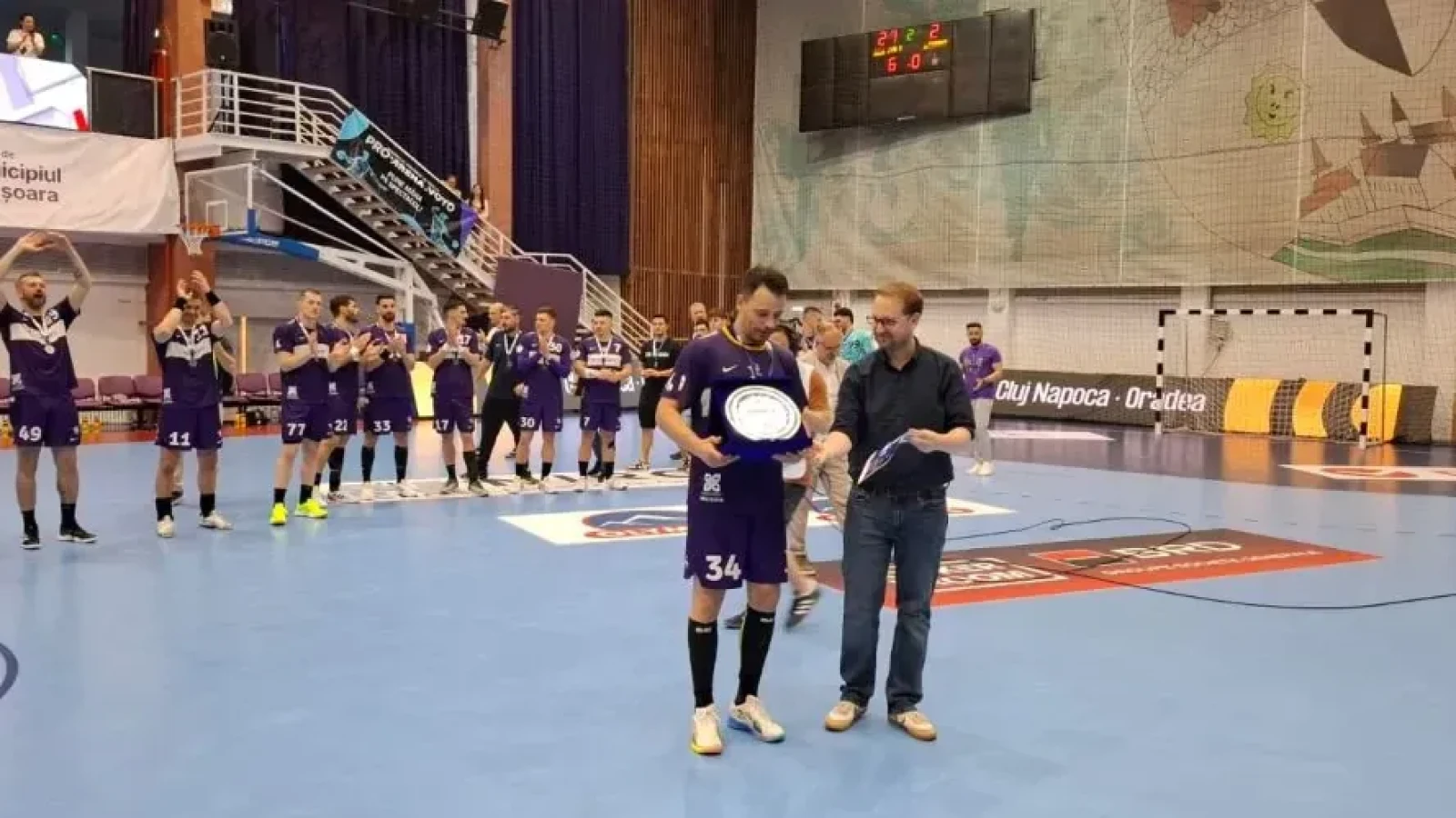 VIDEO Dominic Fritz și viceprimarii, huiduiți la finala Cupei României la handbal de la Timișoara