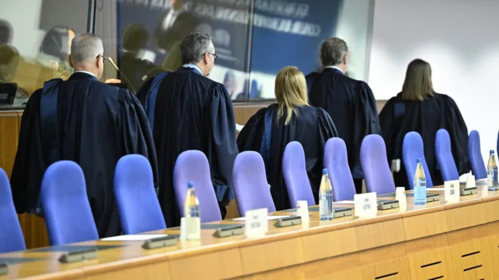 Proiect în Parlament: Statul să recupereze banii direct de la magistrați. Apare și asigurarea obligatorie, ca la medici | DOCUMENTE