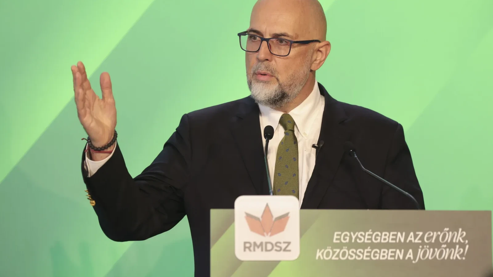 Kelemen Hunor avertizează asupra unui 'guvern al lui Nicușor Dan'. Liderul UDMR îl citează pe Băsescu: 'Totul se va sparge în capul președintelui'