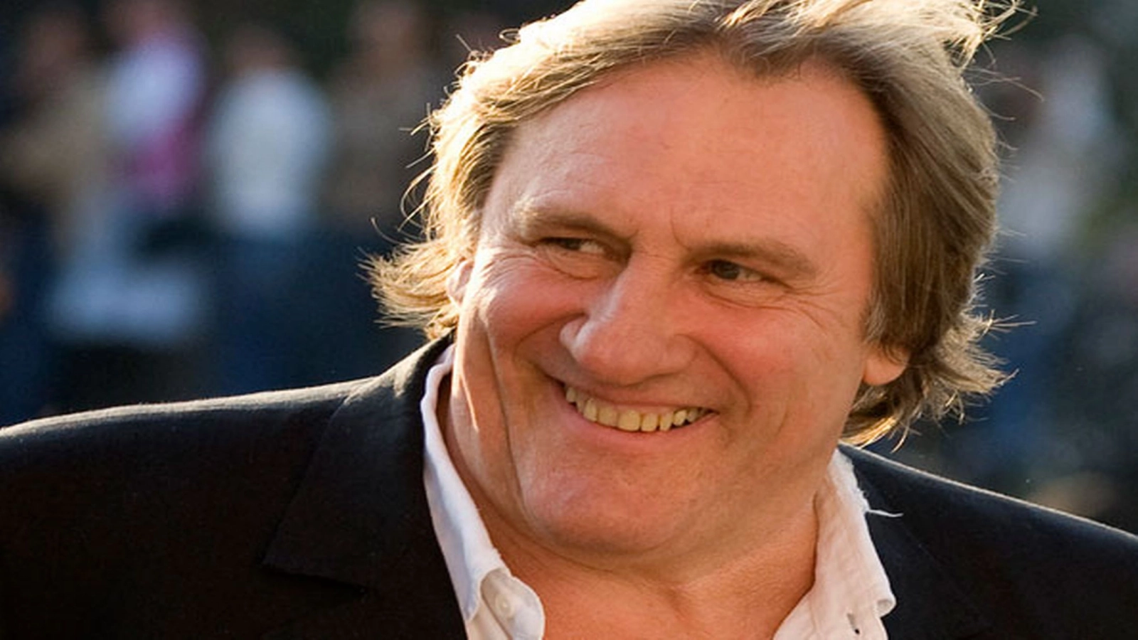 Actorul Gerard Depardieu şi-a retras acţiunea în instanţă împotriva France Televisions