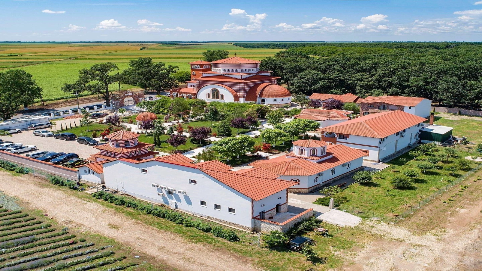 Premieră absolută la pelerinajul aducerii Cinstitului Cap al Sfântului Mare Mucenic Gheorghe la Mănăstirea Pantocrator: Priveghere athonită, simpozion național și oapeți de seamă