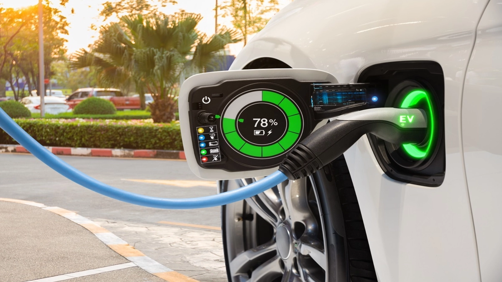 Piața auto electrică prinde viteză: schimbare importantă în preferințele românilor. Ce modele au intrat în top 10