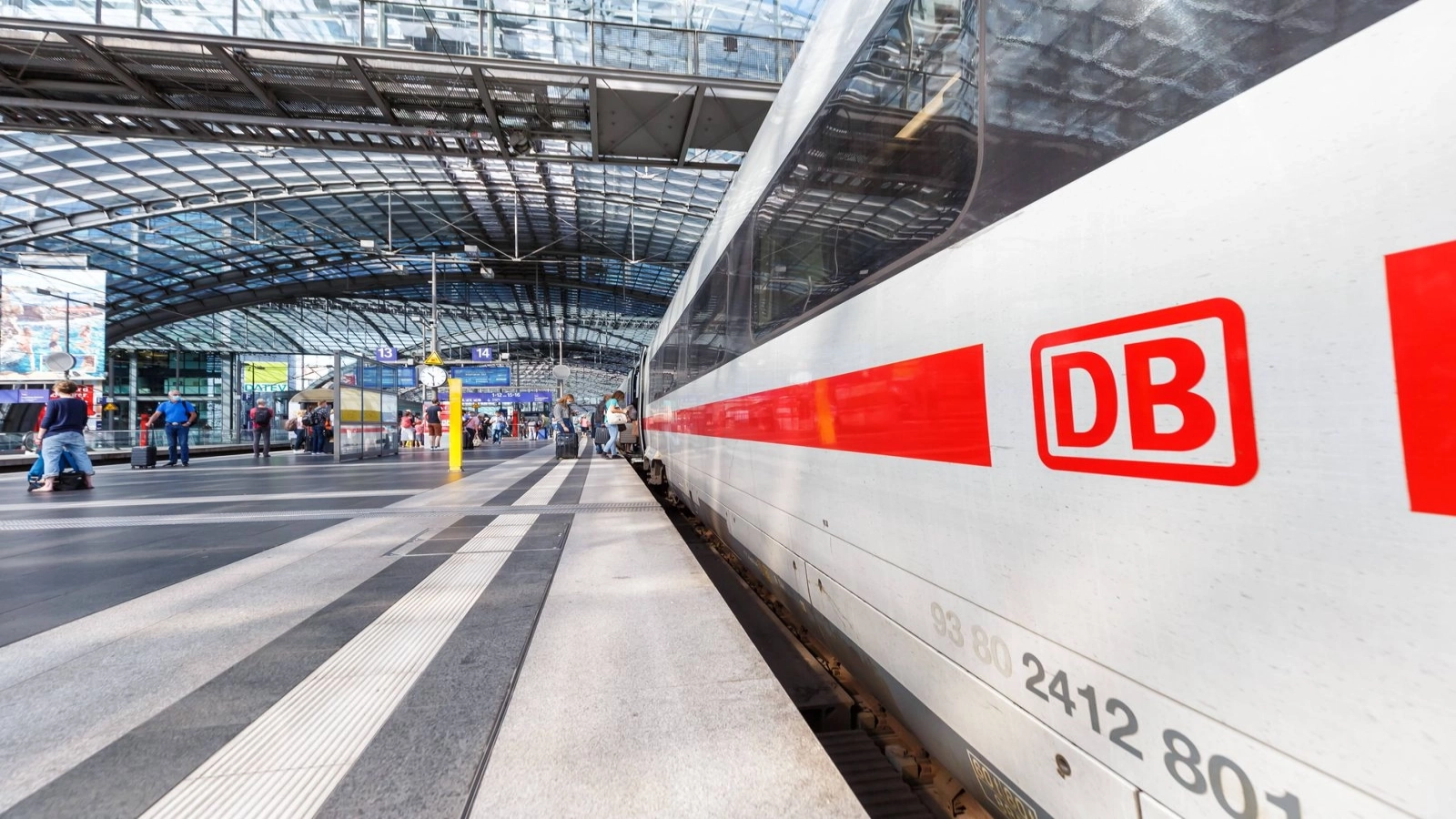 Invers față de România: Germania vrea să taie prețurile la transport pentru a ușura povara pe populație