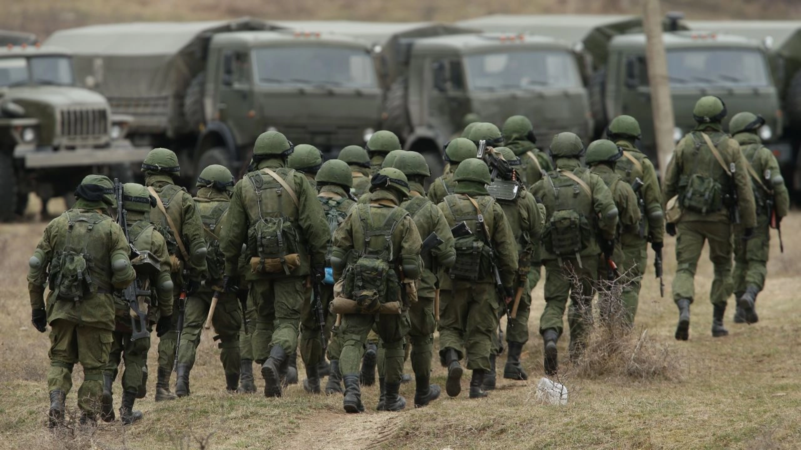 Asalt pe scară largă: tactica armatei ruse 'pe toată linia frontului' îi nedumerește pe strategii militari