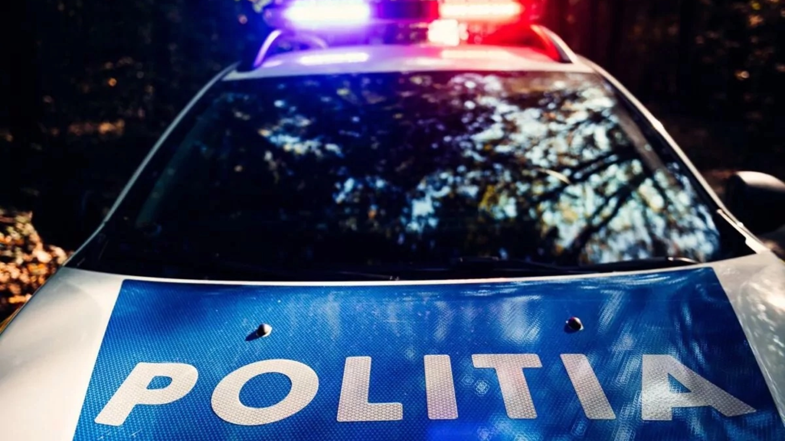 VIDEO Urmărire ca-n filme în Capitală: Șofer beat, prins după ce a fugit de poliție și a lovit un agent