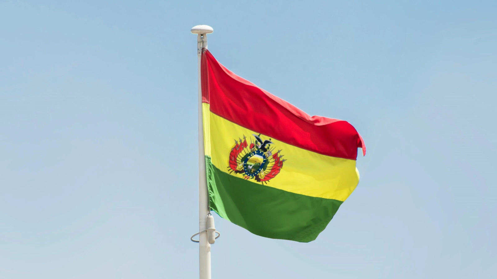 Proteste masive în Bolivia: mii de oameni ies pe străzile din La Paz împotriva guvernului și a stării de urgență anunțate