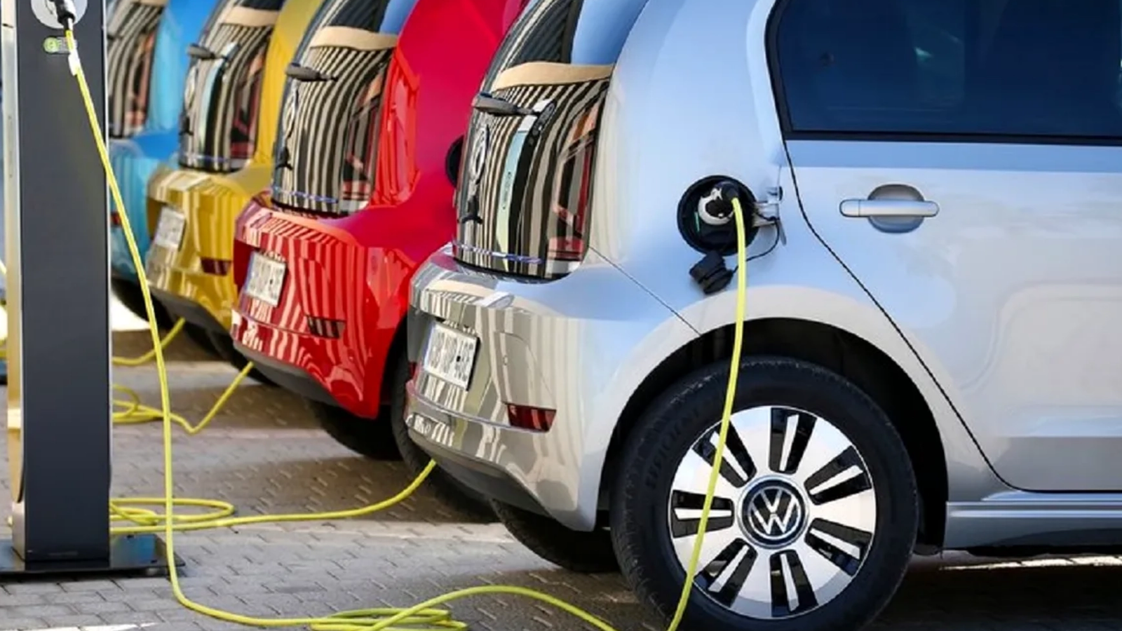 Schimbări majore în București: dispar parcările gratuite pentru mașini electrice și hibride / Reorganizare radicală la PMB (proiecte)