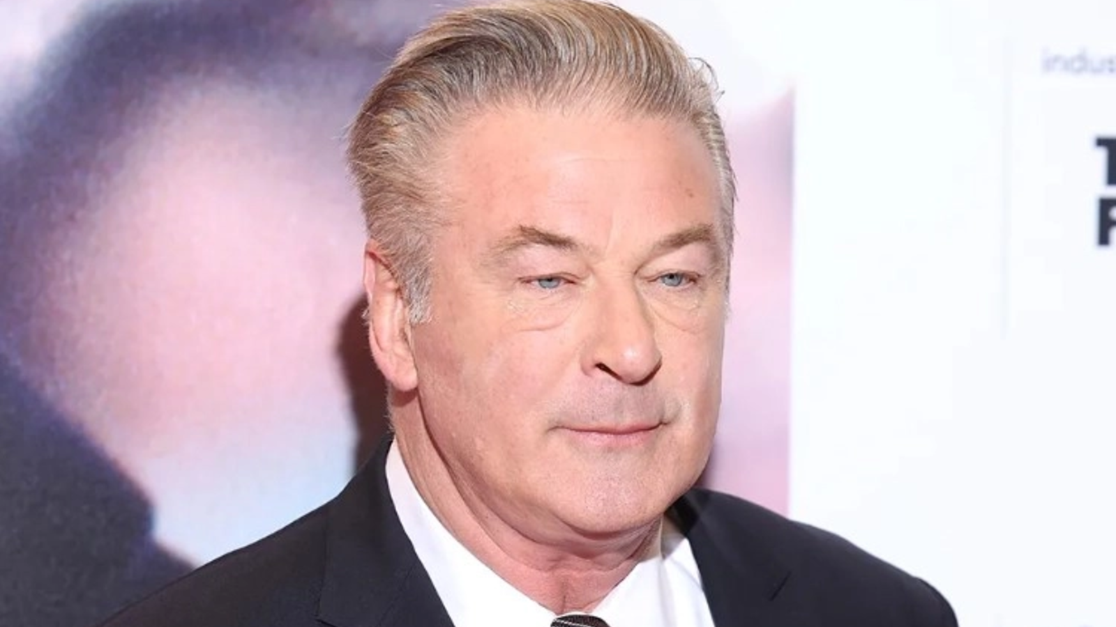 Instanța permite continuarea procesului civil împotriva lui Alec Baldwin pentru incidentul armat din 2021