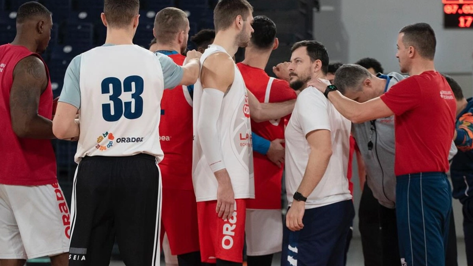 Liderul campionatului de baschet CSM Oradea, probleme înainte de play-off