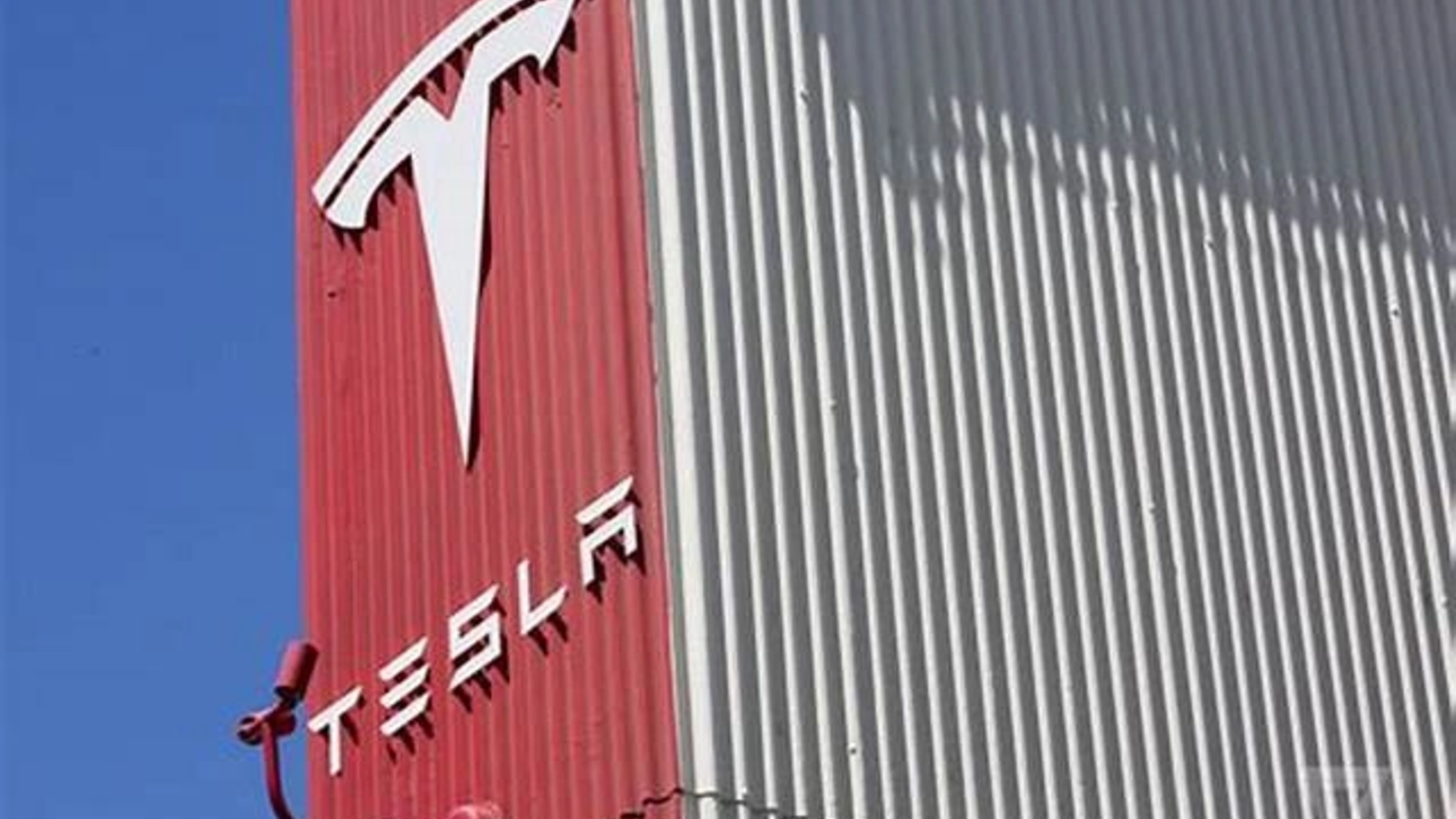 Era roboților umanoizi: Tesla pregătește o fabrică-cheie pentru producția de masă