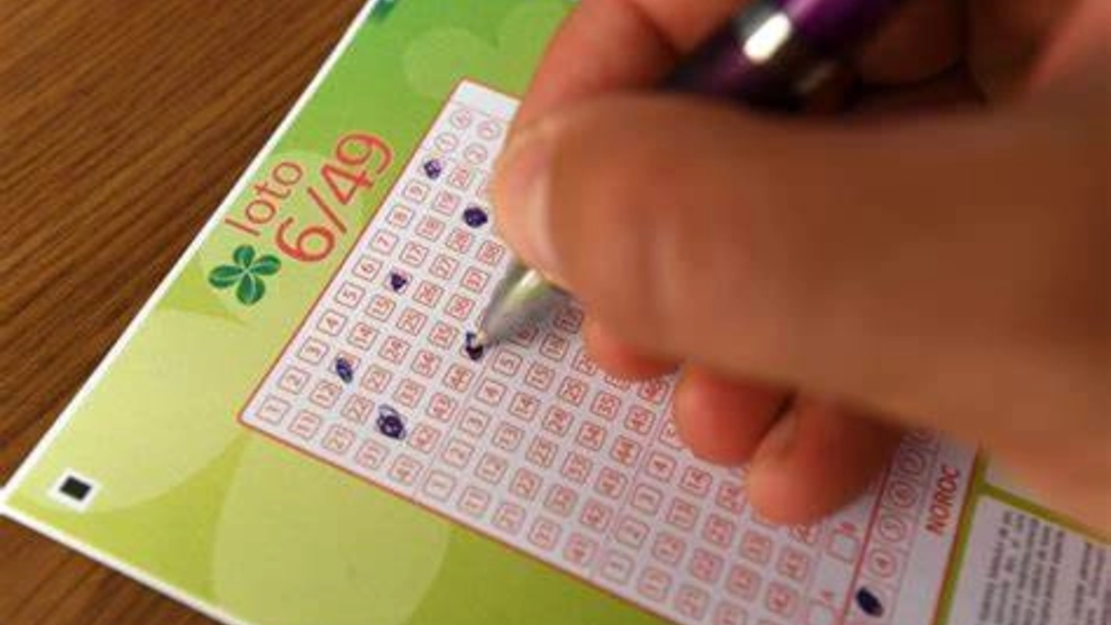 Trageri Loto cu mize uriașe duminică: Report de peste 5,6 milioane de euro la Loto 6/49