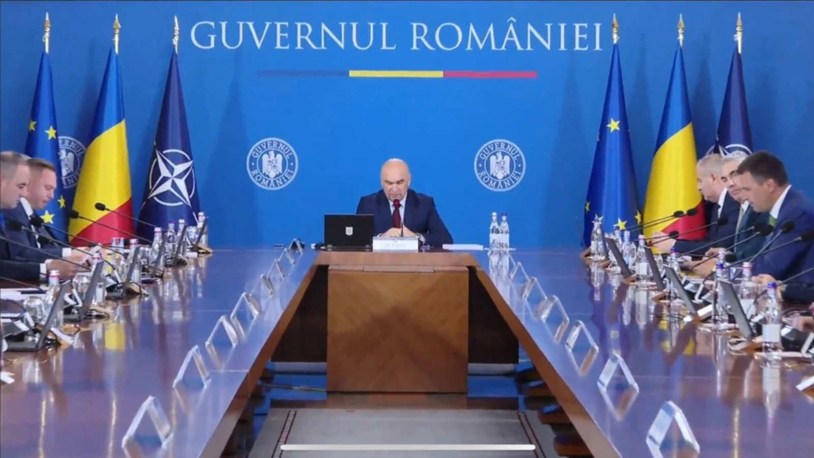 Ultima ședință de guvern înaintea deciziei PSD: Atmosferă „cordială” în pragul unei rupturi politice