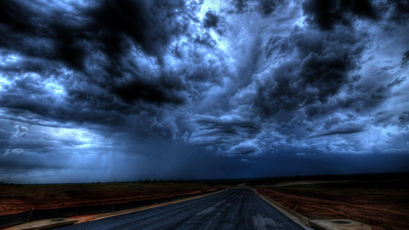 HARTĂ Meteorologii ANM au emis Cod galben de vreme foarte rea în aproape toată țara: Furtuni puternice, descărcări electrice și vijelii
