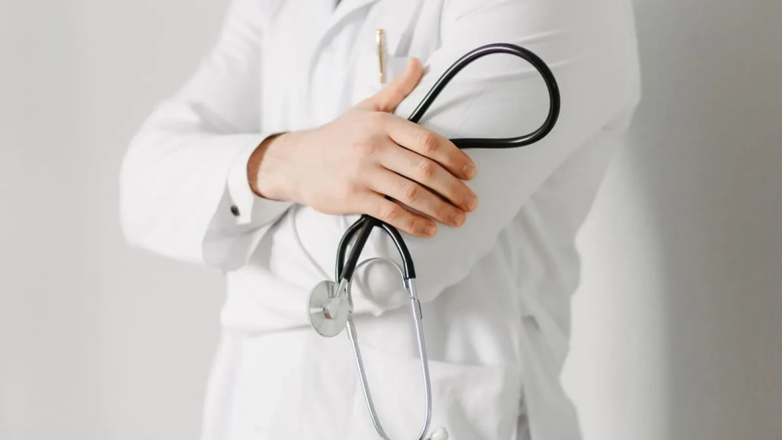 Un medic rezident a murit la Spitalul Floreasca în timpul gărzii. A lăsat acasă doi copii fără tată