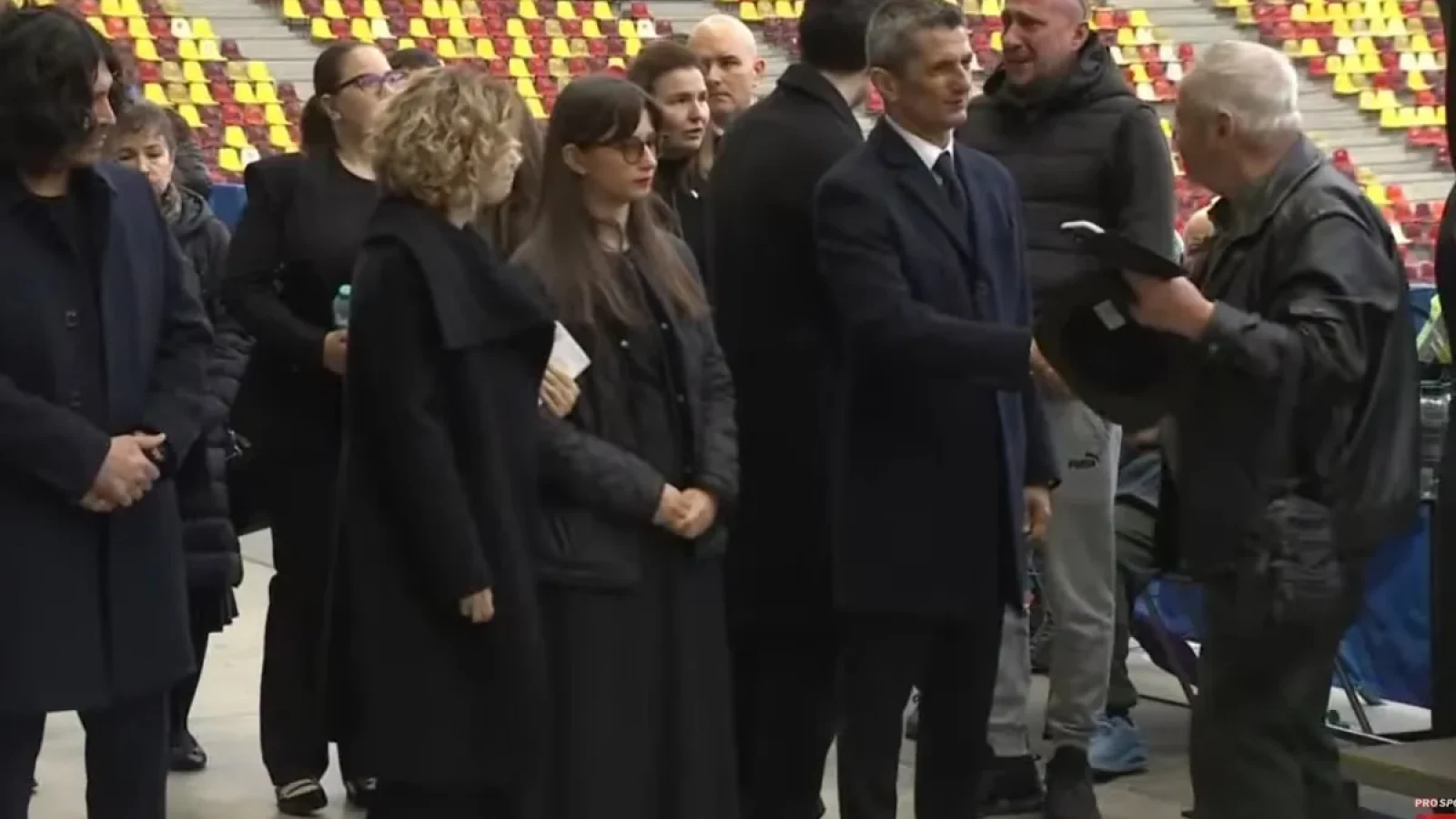 Mihai Stoica, aplaudă gestul lui Răzvan Lucescu de la la priveghi: Ne întrebam cu toţii de unde are resurse