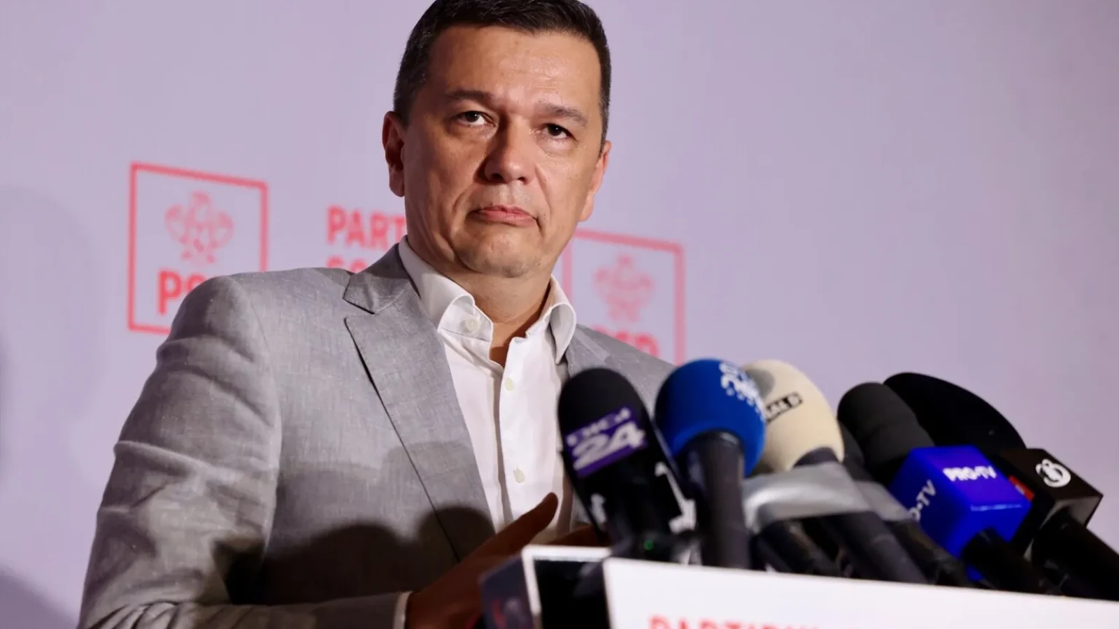 Traian Băsescu nu înțelege strategia lui Sorin Grindeanu: 'Vrea să se intre în criză politică? PSD cu PNL au generat criza. Rămâi şi încearcă să o repari'