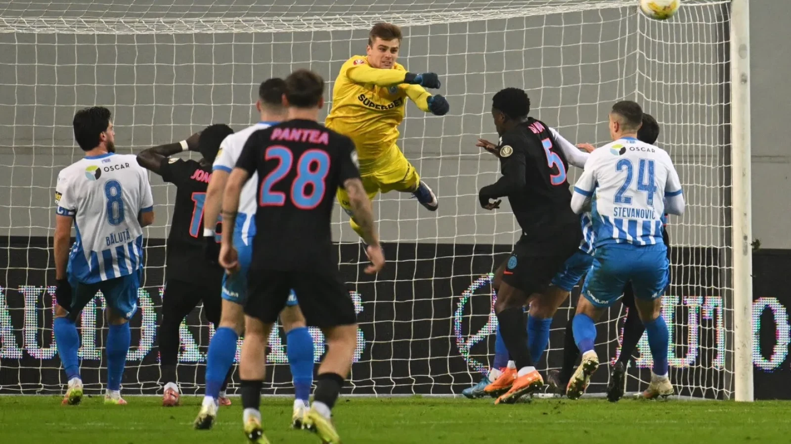 Situație ciudată în Superliga: Houri și-a reziliat contractul cu Craiova, înainte de finalul campionatului