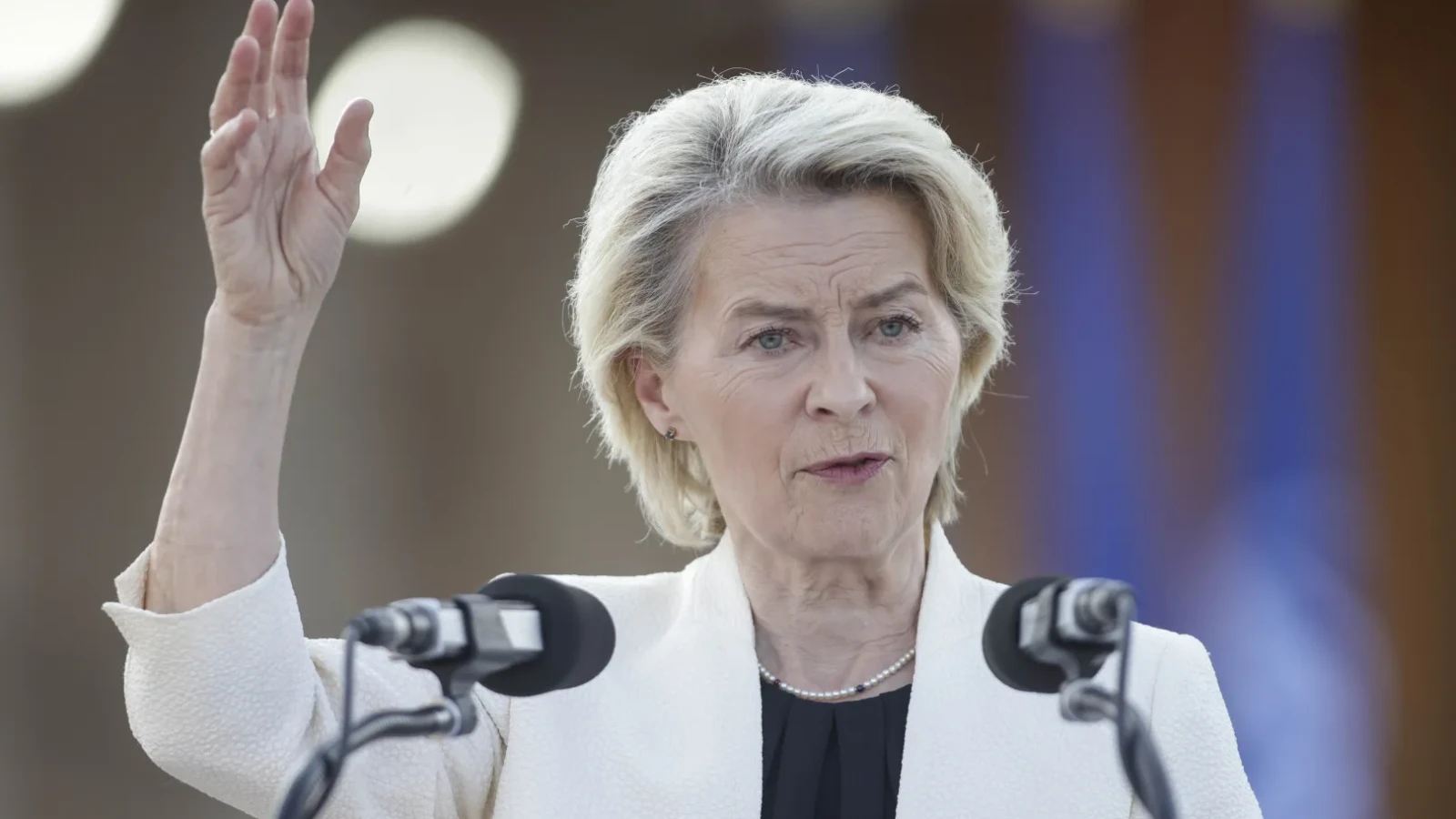 „Dictatoarea” Ursula von der Leyen. Președinta C.E., atacată dur: „Guvernare super-autoritară. Comisarii nu mai au niciun rol”