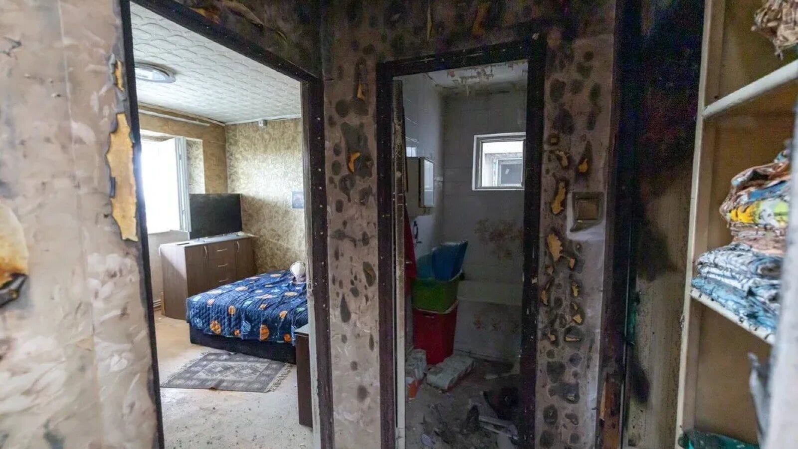 FOTO Imagini din interiorul apartamentului din Galați, lovit de drona rusească: Arată ca după un bombardament