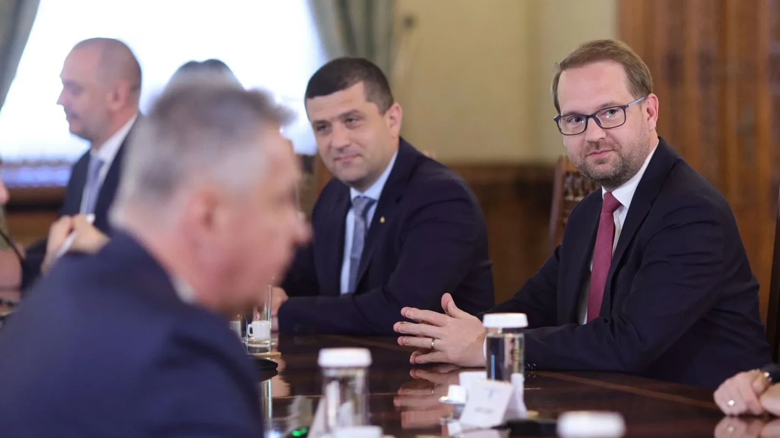 SURSE Artificiul USR să se agațe de guvernare. Dublul discurs folosit intens