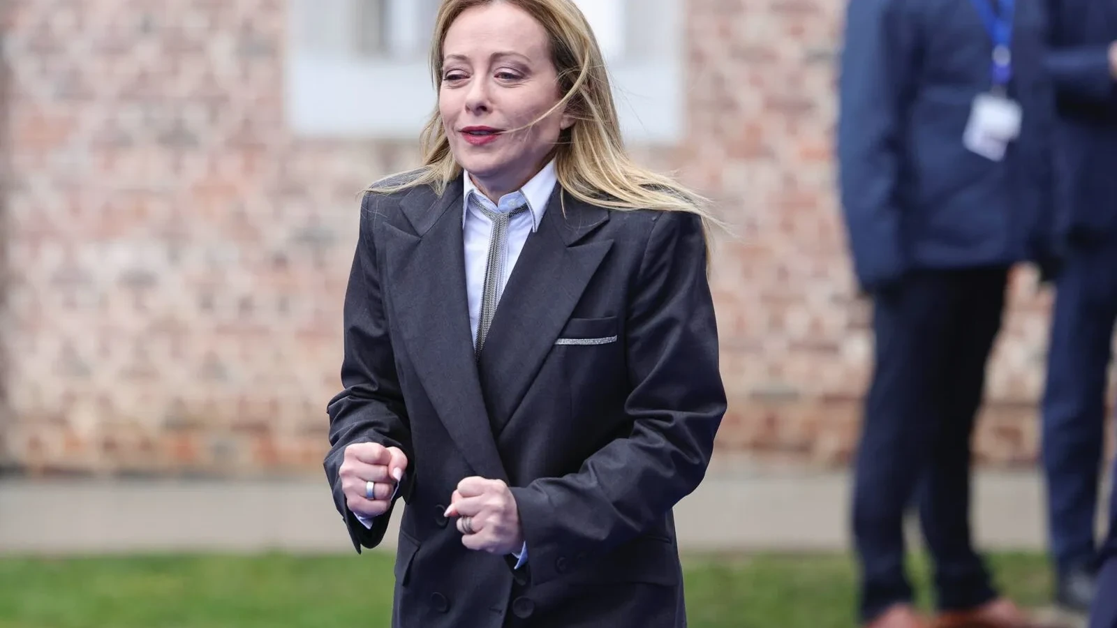 După ce o dronă rusească a lovit un bloc din Galați, noi trupe militare italiene vor ajunge în România! Decizia Giorgiei Meloni