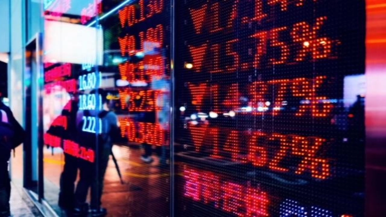 Conflictul din Iran începe să afecteze direct buzunarele oamenilor din economiile bogate. Salariile nu mai fac față scumpirilor
