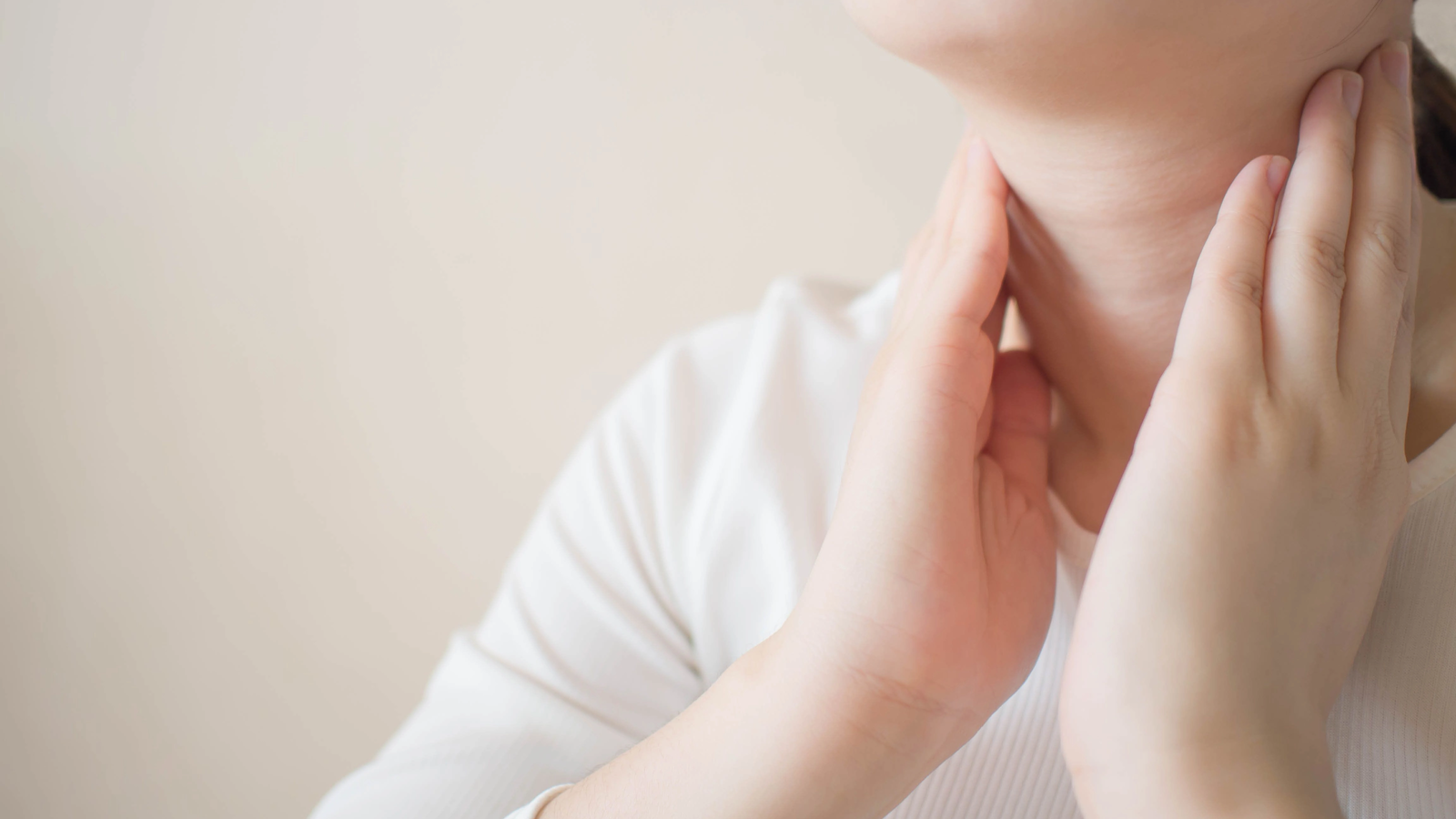 Medic endocrinolog atrage atenția: 'Simptomele bolilor tiroidiene şi ale menopauzei pot fi confundate'