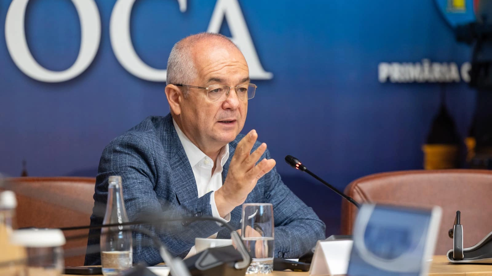 Emil Boc nu vrea să le dea fraților Tate Hotelul Continental din Cluj: 'Primăria îşi va exercita dreptul de preempţiune'