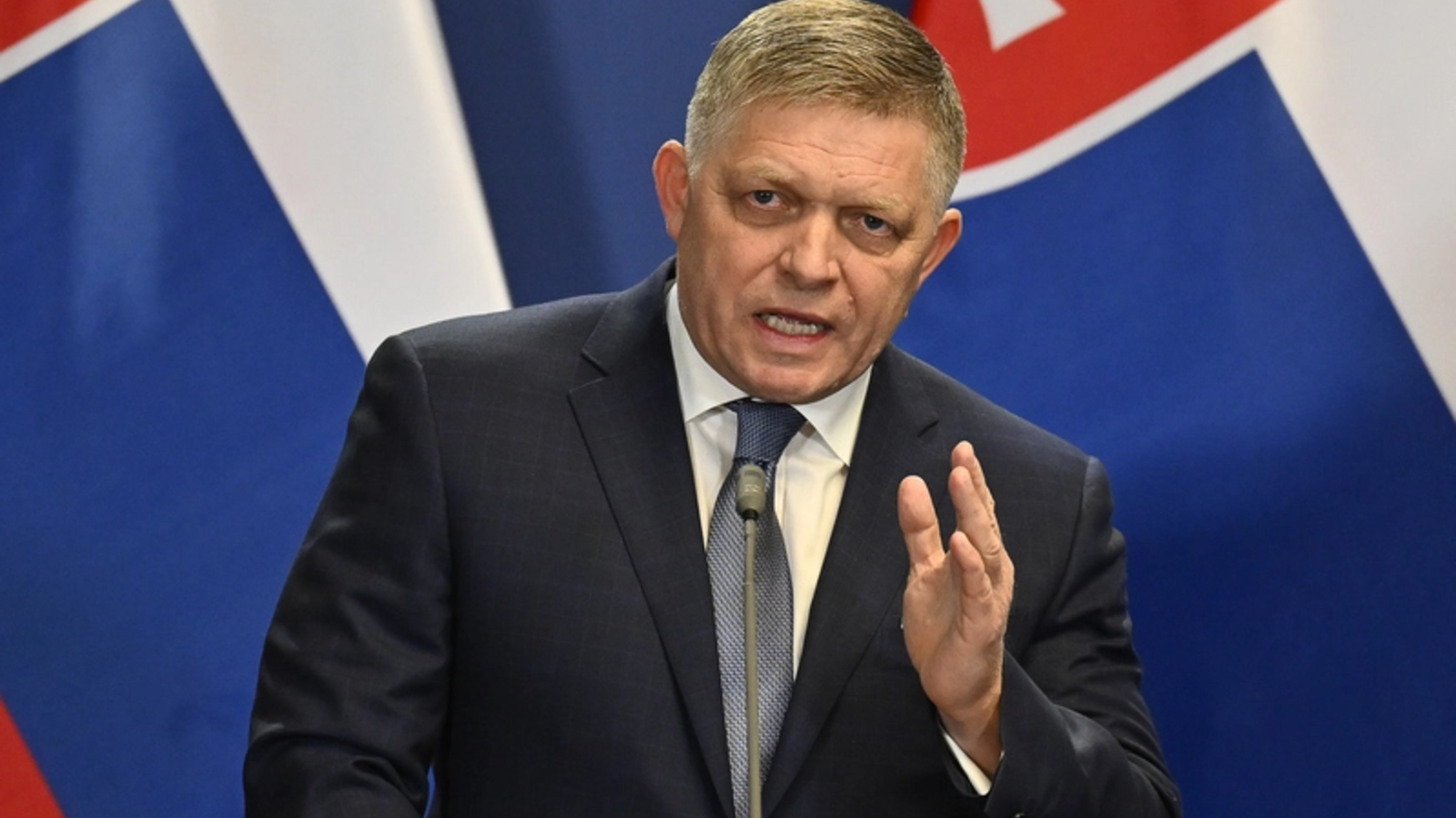 Premierul slovac Robert Fico a reacționat după ce o dronă a lovit un bloc din Galați:  'Îmi exprim solidaritatea deplină cu guvernul român'