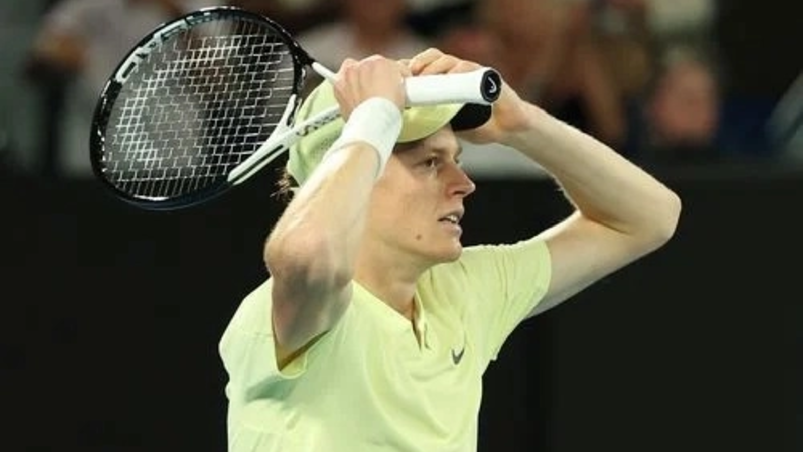 Eveniment neașteptat la Roland Garros: Liderul mondial, Jannik Sinner, a fost eliminat în turul doi de Cerundolo după ce a cedat fizic în fața caniculei