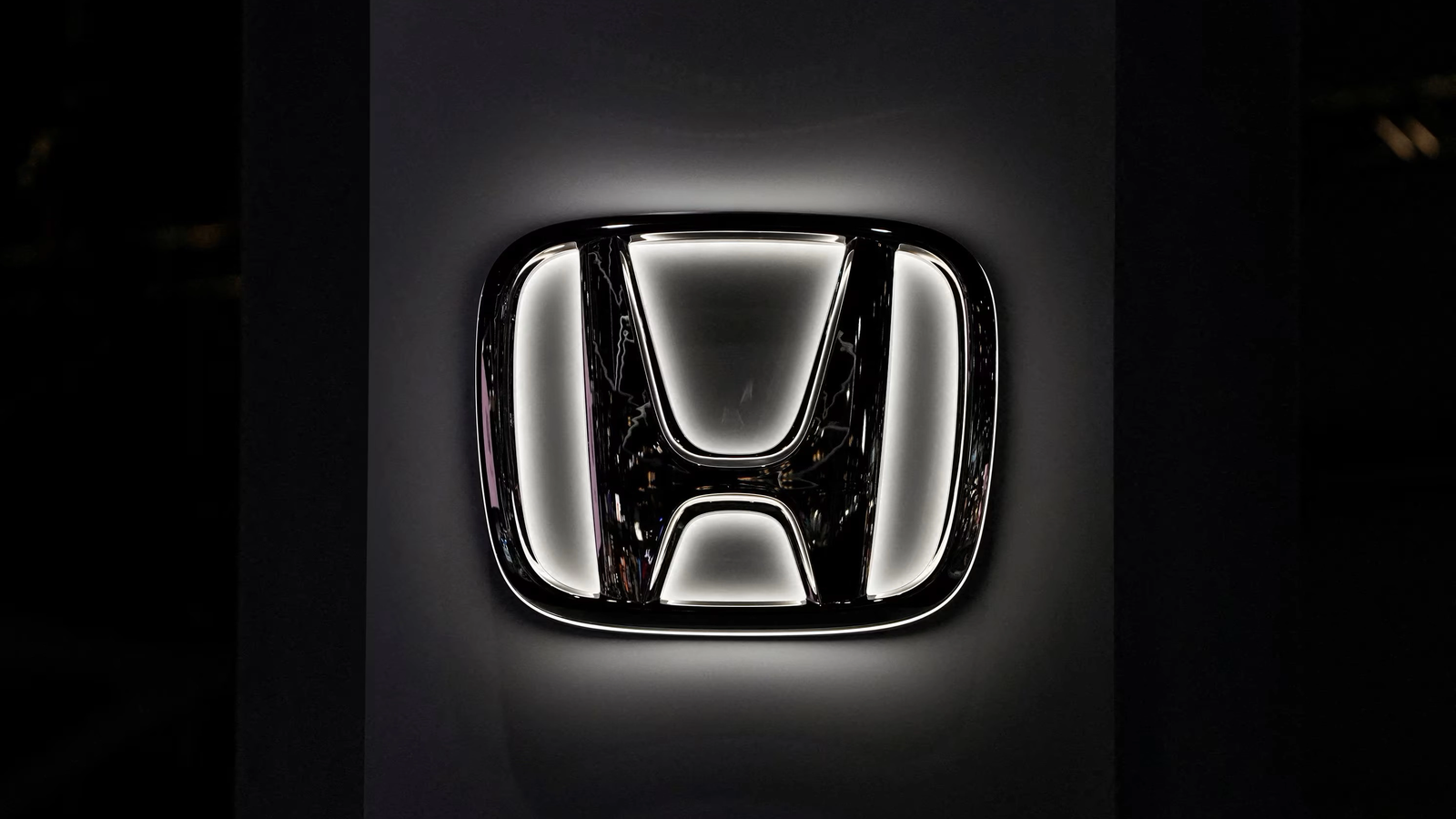 Honda recheamă 99.000 de mașini: risc de declanșare neintenționată a airbagurilor