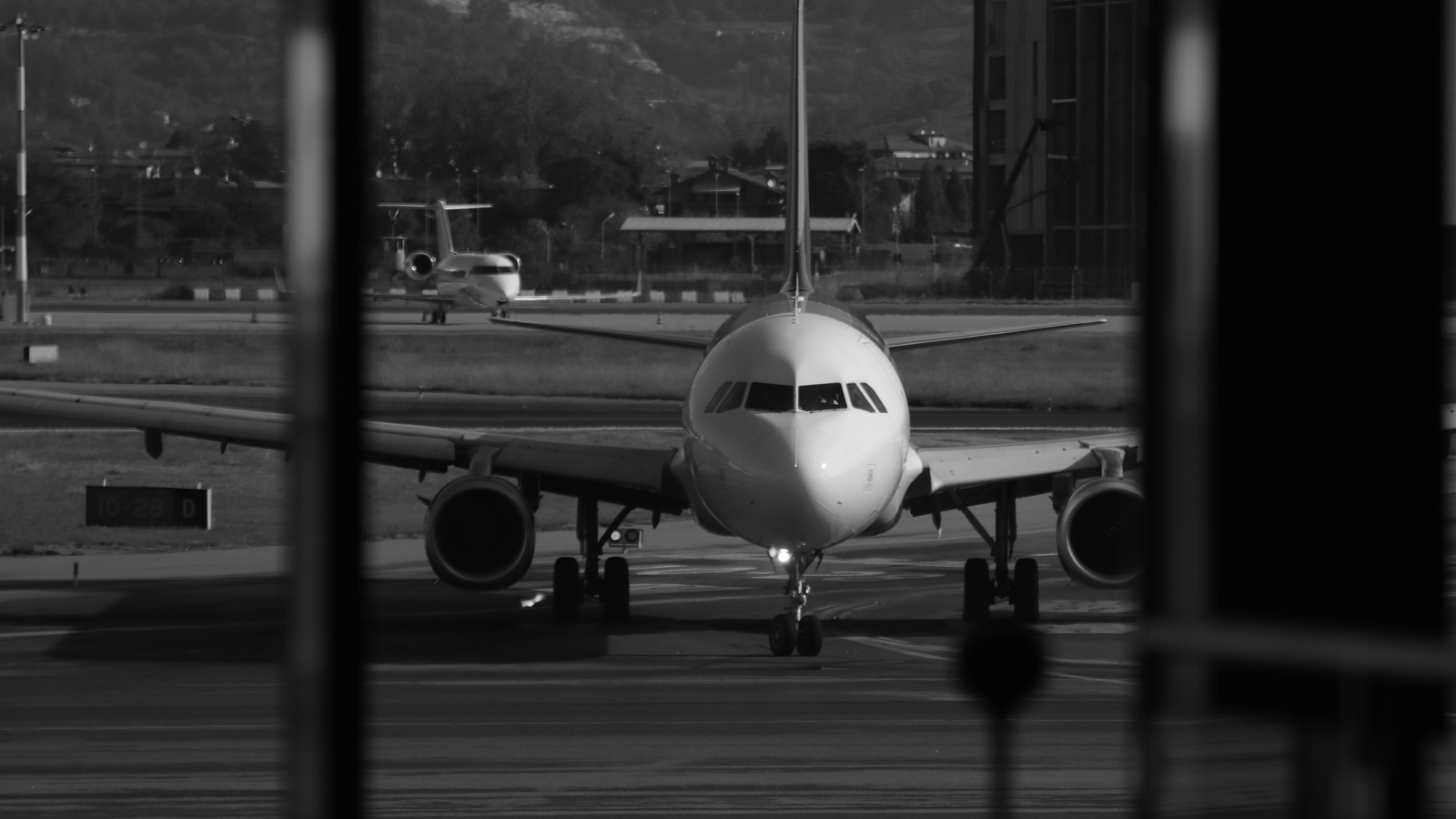 Una dintre cele mai iubite insule din Grecia interzice zborurile pe timp de noapte. Măsura a dat planurile turiștilor peste cap