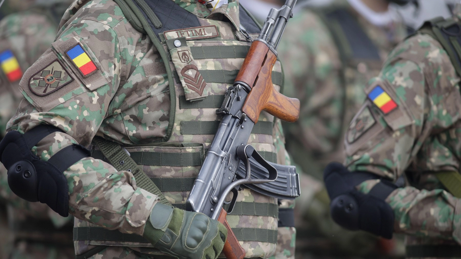 MApN explică programele de modernizare a echipamentelor de infanterie: achiziții etapizate și finanțare europeană prin SAFE