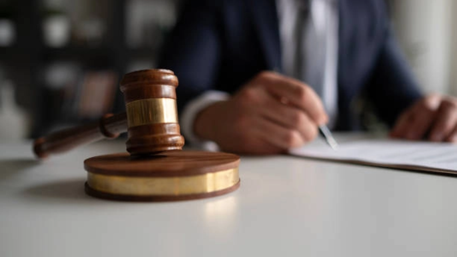 Instanțele încep să se revolte – Prima Curte de Apel care atacă proiectul legii salarizări anunțat de ministrul demis al Muncii, Dragoș Pîslaru