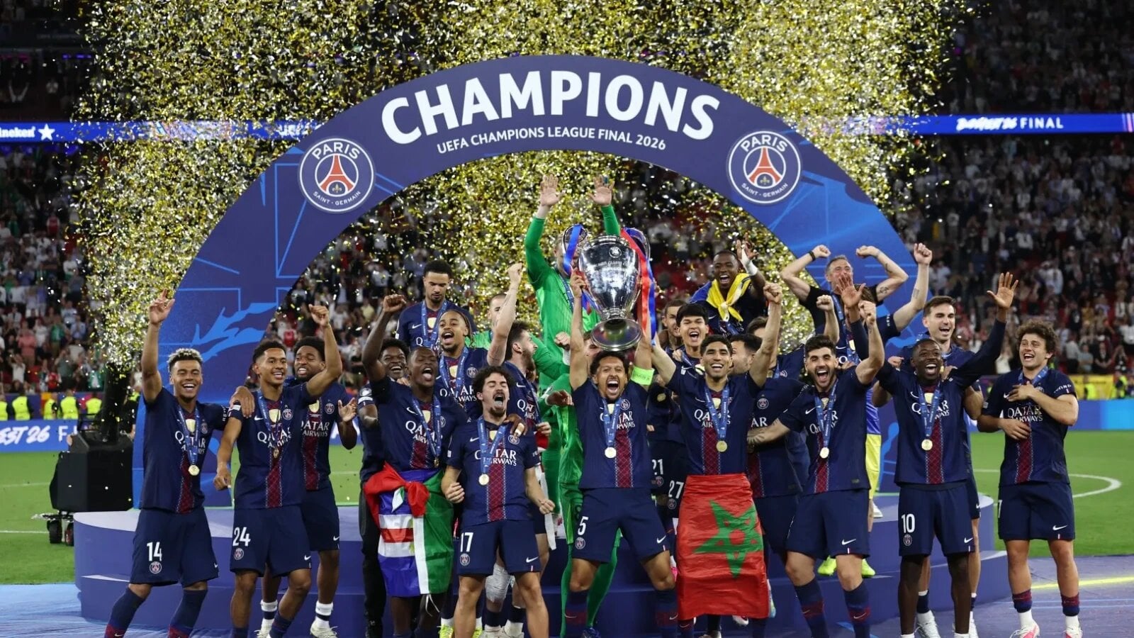 VIDEO Spectacol total la Paris. PSG sărbătorește alături de fani după ce a câștigat Champions League