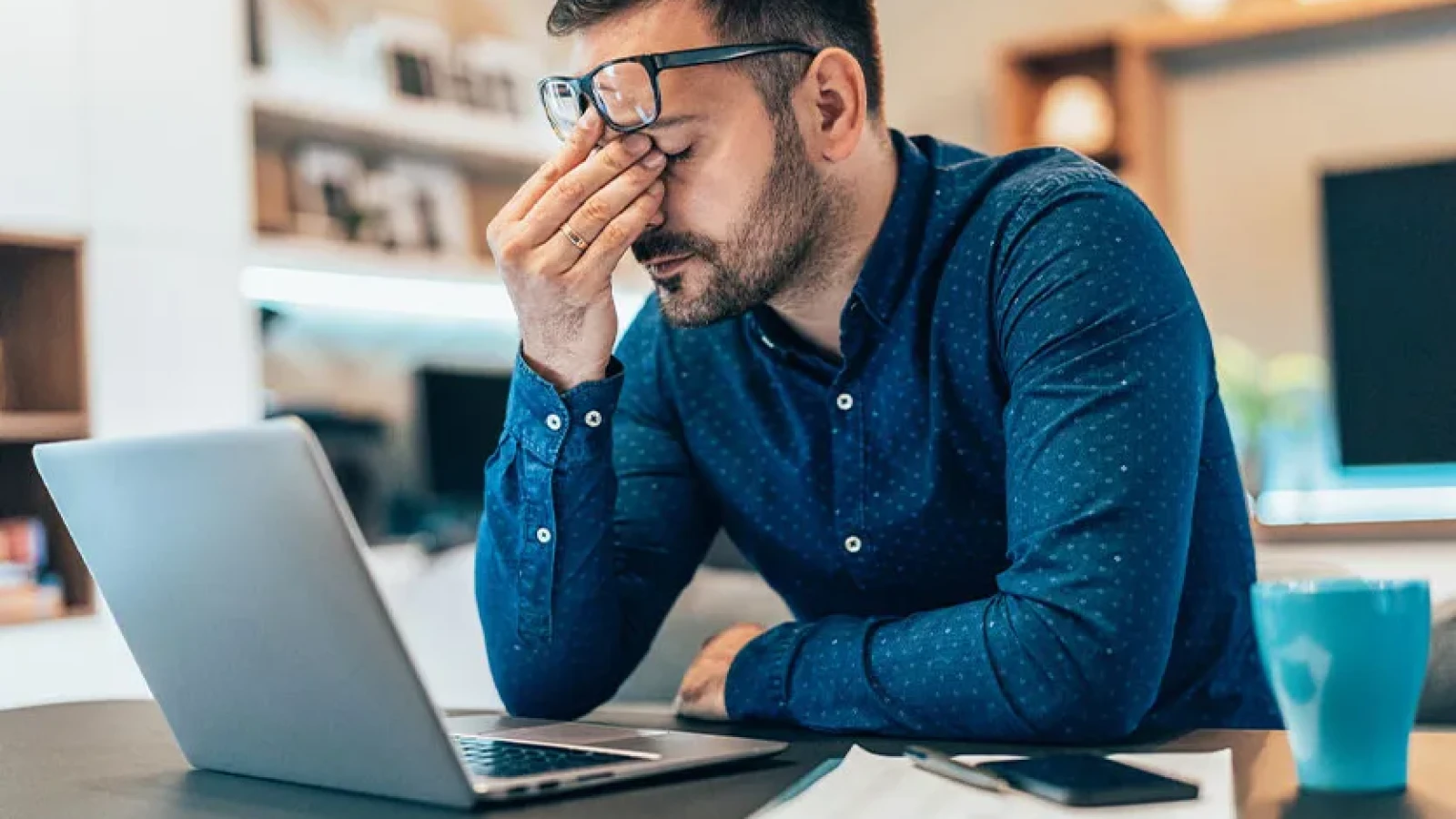 Românii se bat pe locurile de muncă: peste 61 de aplicări pentru fiecare job disponibil. Piața muncii arată presiunea uriașă dintre cerere și ofertă