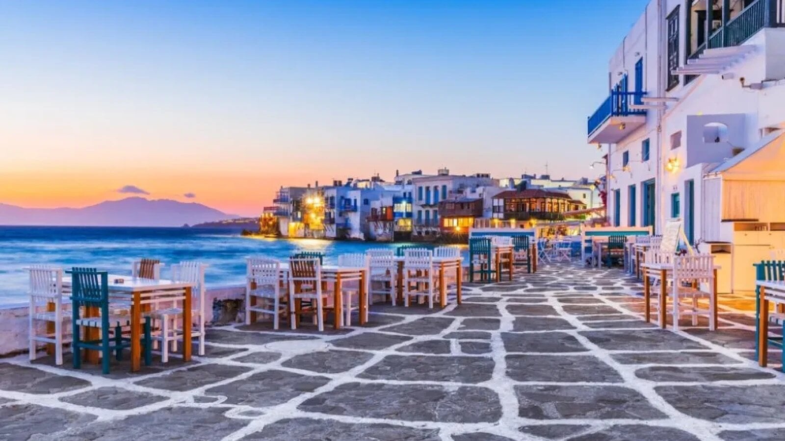 Cât bacșiș este recomandat să lași la tavernele din Grecia. Tipsul are o semnificație aparte pentru greci