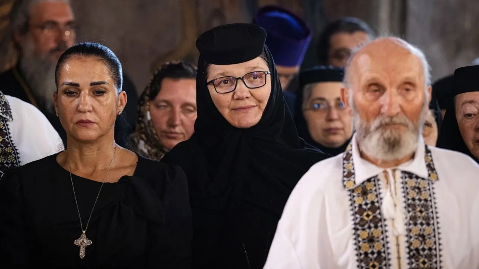 Mărturia care a emoționat mii de oameni la Mănăstirea Pasărea. Alina Ion: 'Să vezi un tată închinându-se la moaștele propriei fiice a fost răscolitor'