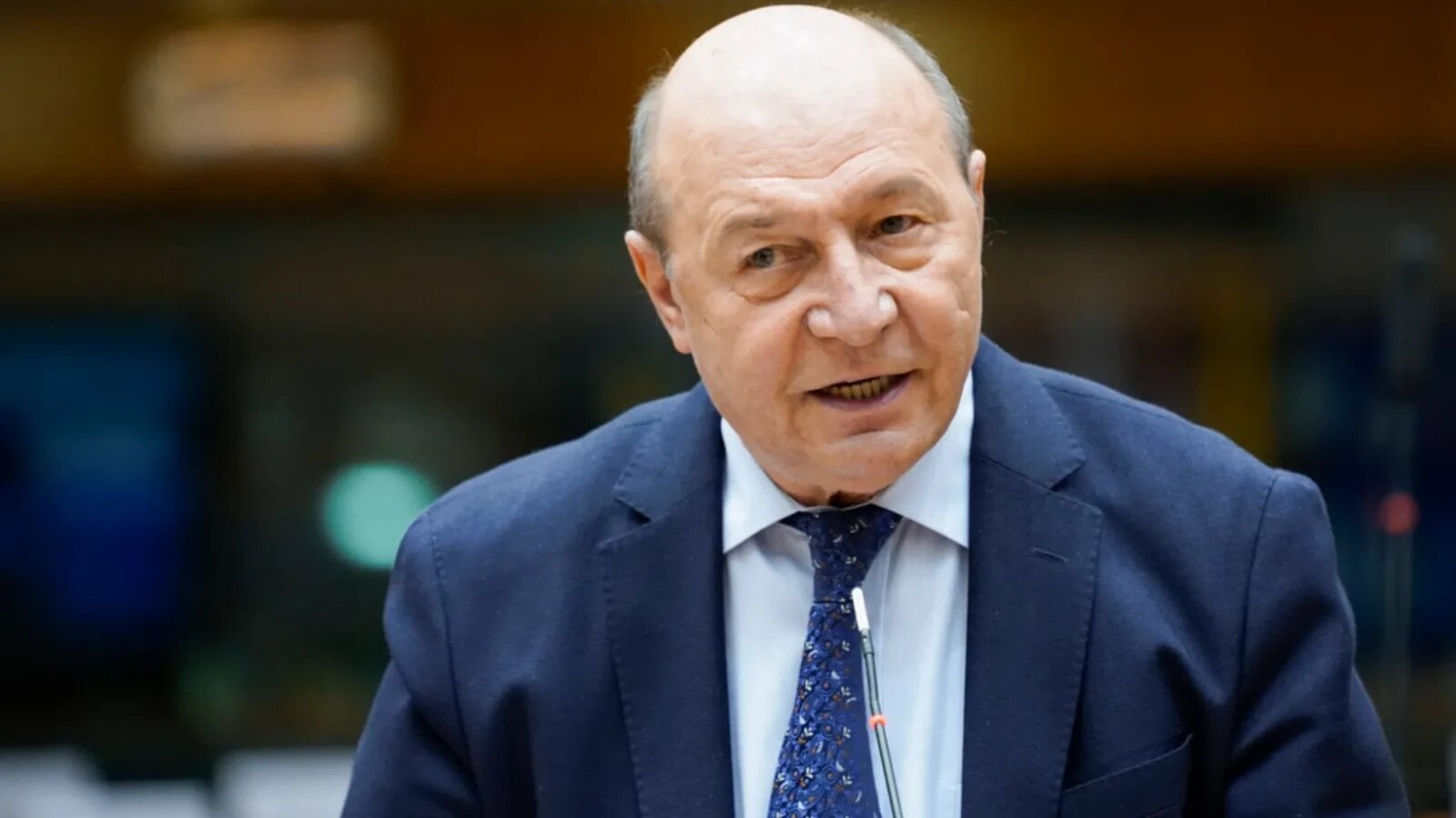 Traian Băsescu avertizează asupra consecințelor unui guvern format din resturi extremiste / Ironii tăioase la adresa 'elefantului' Sorin Grindeanu