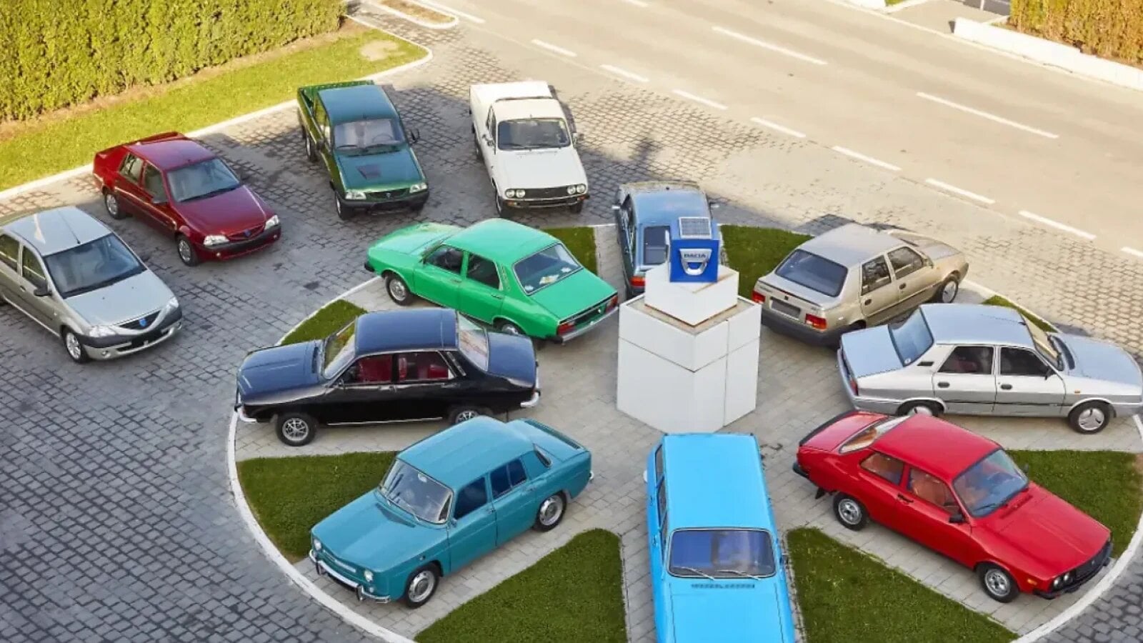 Presa germană laudă Dacia la 60 de ani: De la 'căruța Carpaților' la una dintre cele mai iubite mărci auto din Europa