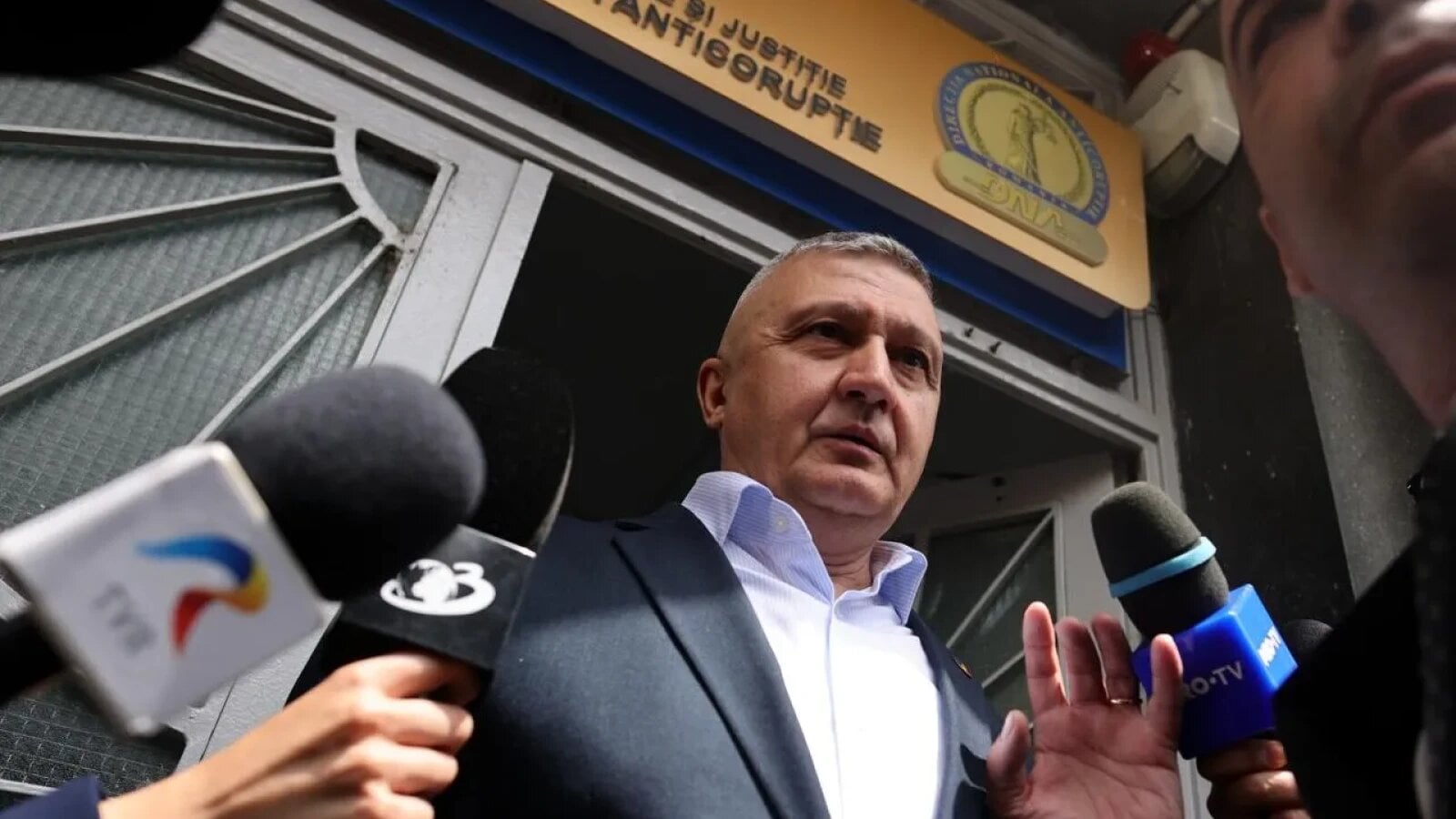 SURSE Dosarul de la DNA, în care este vizat Șeful Statului Major, era cunoscut în cercurile de putere: ministrul Apărării, generalii și Gheorghiță Vlad știau că sunt anchetați