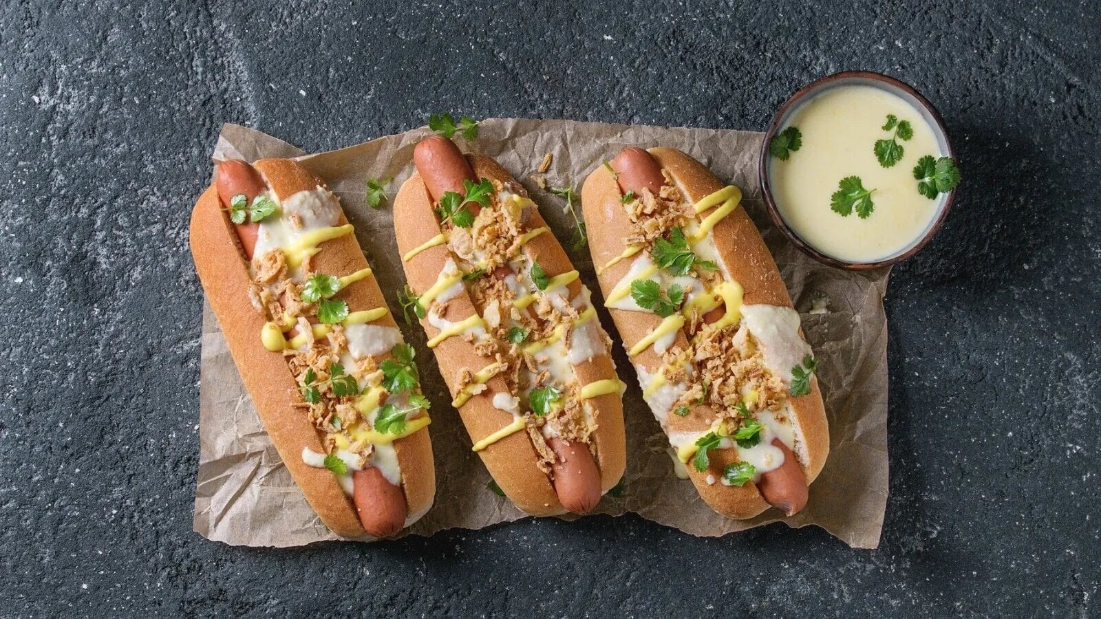 Un singur hotdog poate scurta viața cu 36 de minute. Alte alimente nocive (studiu)
