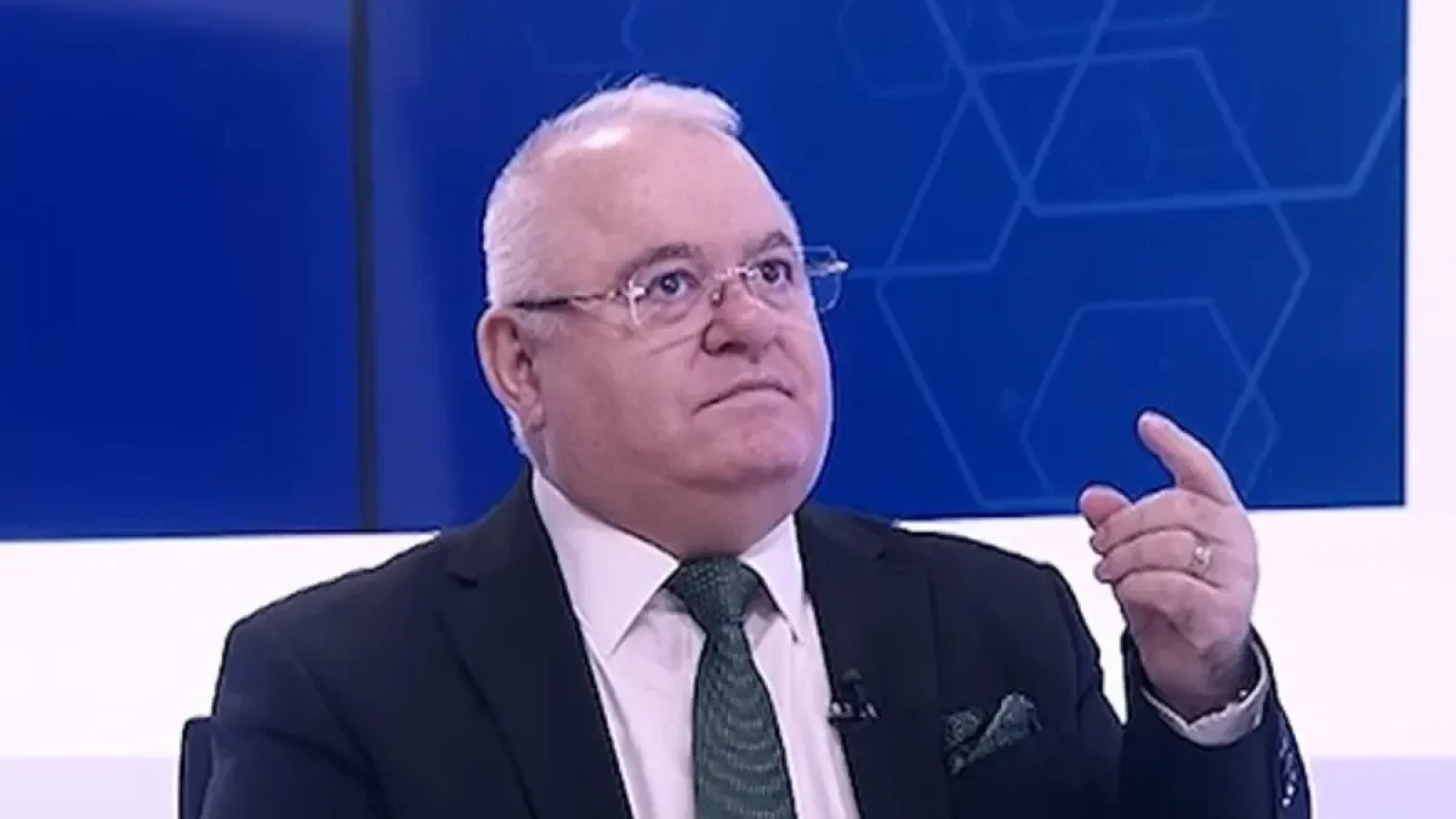 Psihologul Ion Duvac, acuzat de abuzuri sexuale, a fost reținut / Ce spun victimele sale: "Mi-a atins și sânii, m-a întrebat dacă am silicoane"