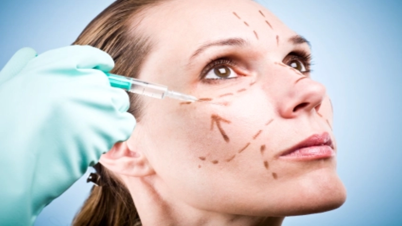 Produsul cosmetic care a cucerit clinicile estetice, în centrul unui scandal: este fabricat din țesuturi de la cadavre și ar fi fost vândut ilegal