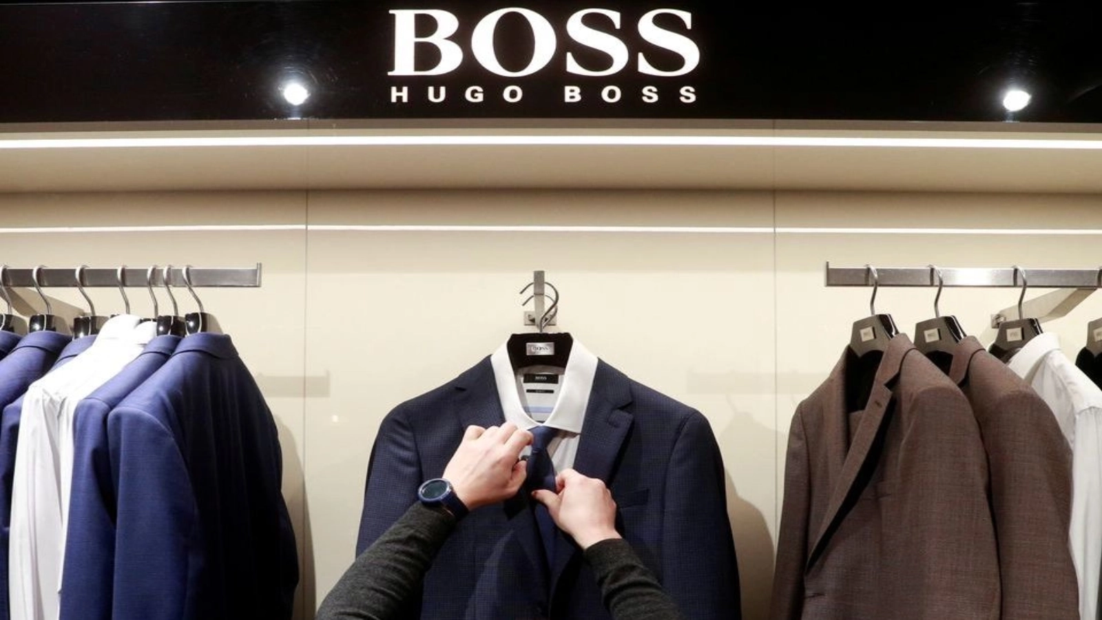 Acţiunile Hugo Boss au crescut după o ofertă de preluare de 2 miliarde de euro lansată de Frasers Group